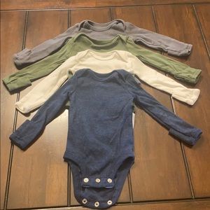 Baby long sleeve bodysuit